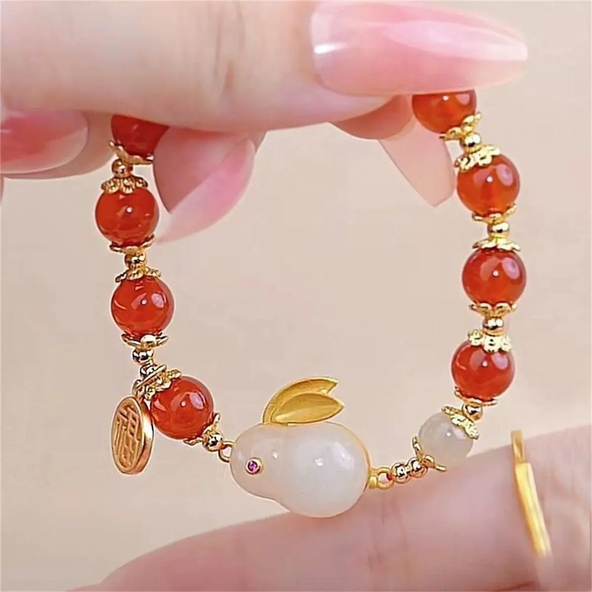 Money Road Unlimited Yu Rabbit Bracelet, a light luxury and niche design bracelet for Valentine's Day as a gift for your girlfriend