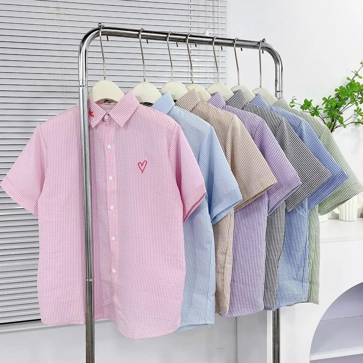 [A19] Áo sơ mi nữ Qiho kẻ sọc SM cộc tay Women Top | BigBuy360 - bigbuy360.vn