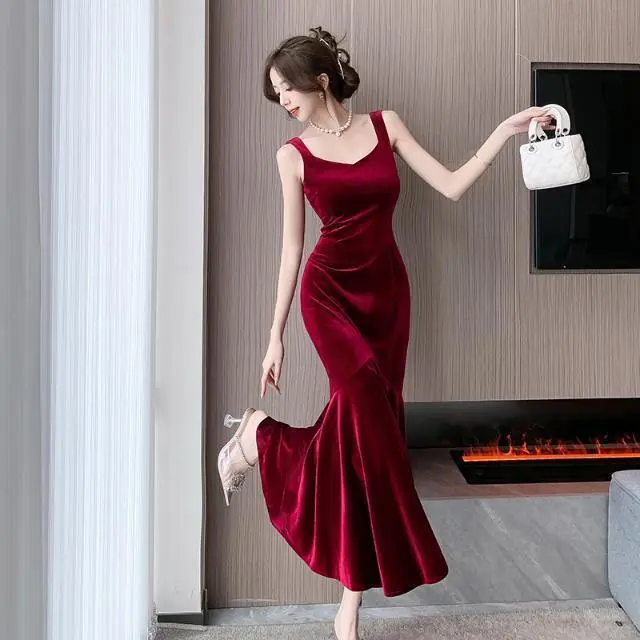 Váy Hai Dây Spaghetti Chất Liệu Pleuche Phong Cách Pháp, Phong Cách Hepburn, Dành Cho Nữ, Thích Hợp Cho Mùa Thu Và Mùa Đông, Màu Đỏ Rượu Vang Vang, Thanh Lịch Và Xã Hội, Váy Dạ Hội Cá Mảnh