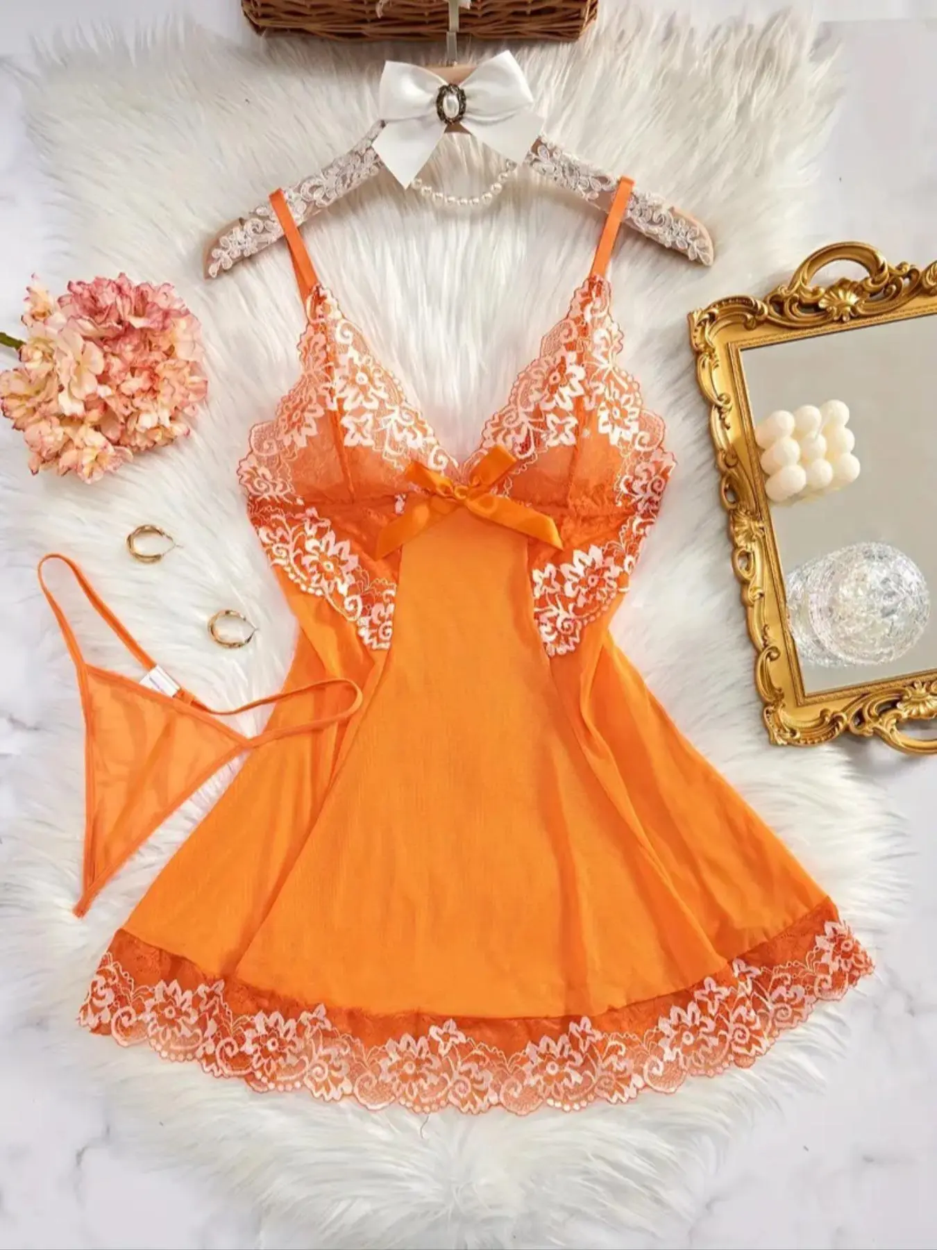【Plus Size】 Two-Piece Set Floral Lace Appliques Bralette & Thong, Sexy Comfy Breathable V Neck Lingerie Top & Panty Set, Women's Underwear Set for All Seasons