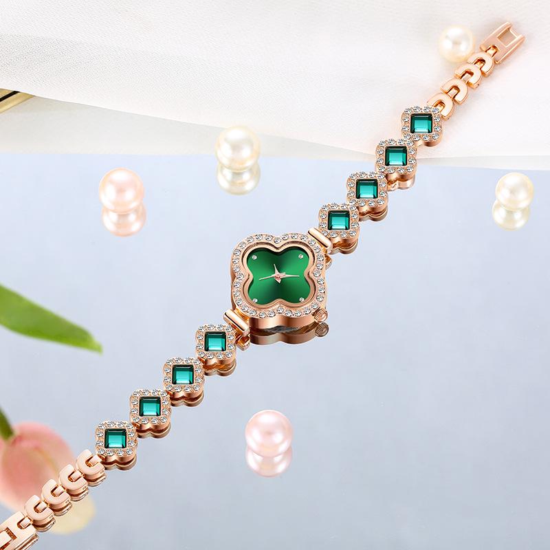 Đồng Hồ Thạch Anh, Đồng Hồ Nữ Thời Trang, Bán Chạy Nhất, Thiết Kế Cỏ Bốn Lá, Phong Cách Thường Ngày Thích Hợp Cho Phong Cách Joker, Đồng Hồ Nữ, Với Tính Năng bùng nổ 8