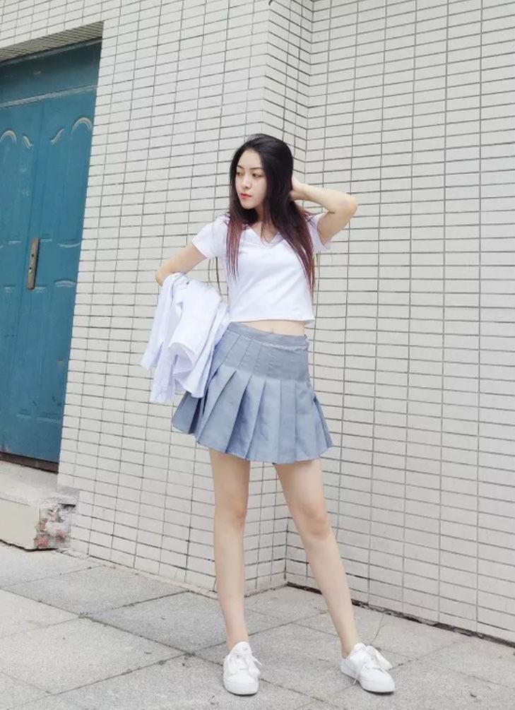 Product Introduction of Front and Rear Large Double V-neck Mouth Chicken Collar Student High Waist Midriff-Baring Backless Bottoming Shirt Short Sleeve T-shirt Women's Doublet 17