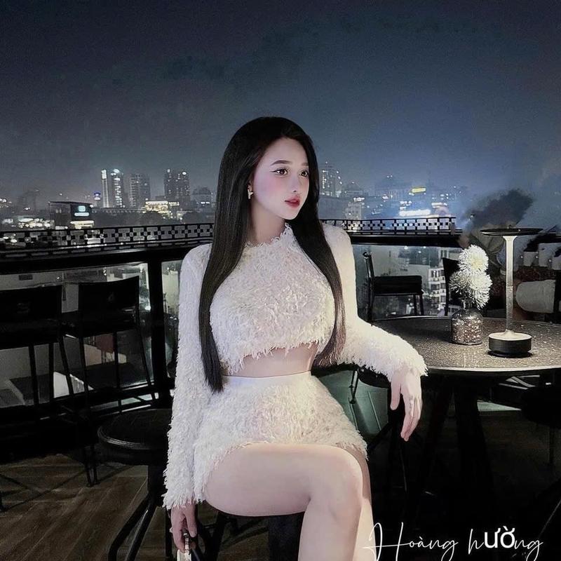 Set áo croptop lông kèm chân váy lông 3