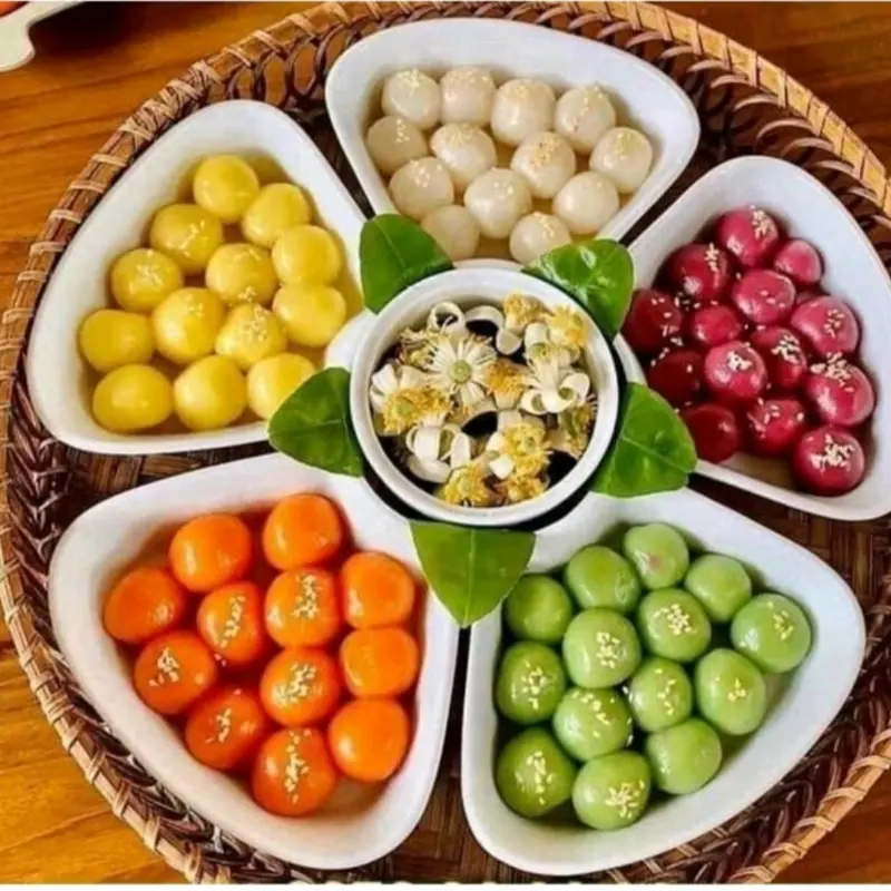 Bộ bát đĩa hình hoa mai 5 cánh nhựa phíp trắng bóng bao gồm 5 đĩa cánh hoa 1 bát, 1 khay nhựa giả mây tre đan bộ  bát 0