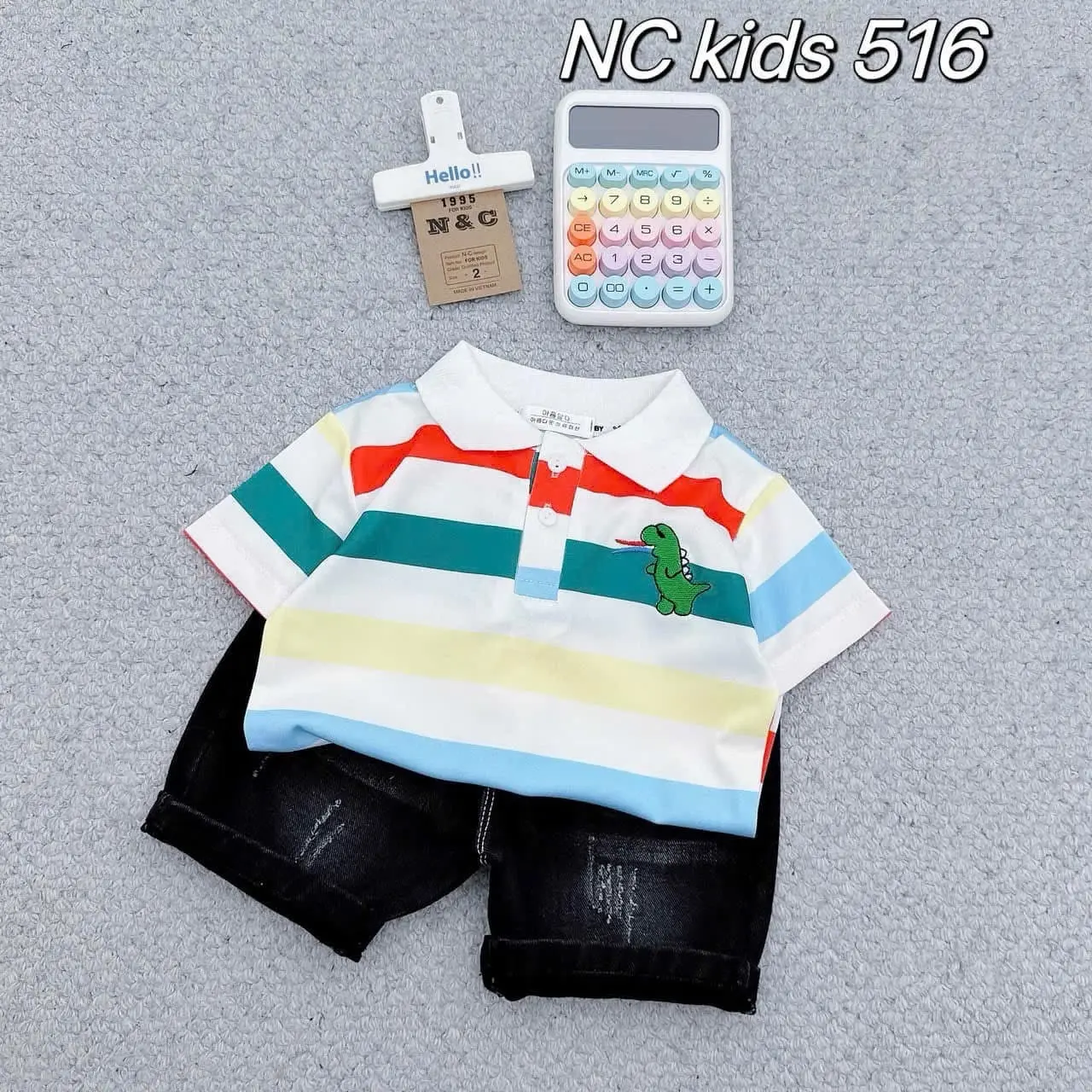 (8-30kg) Set áo cotton cổ polo cầu vòng phối quần jeans mềm cho bé trai