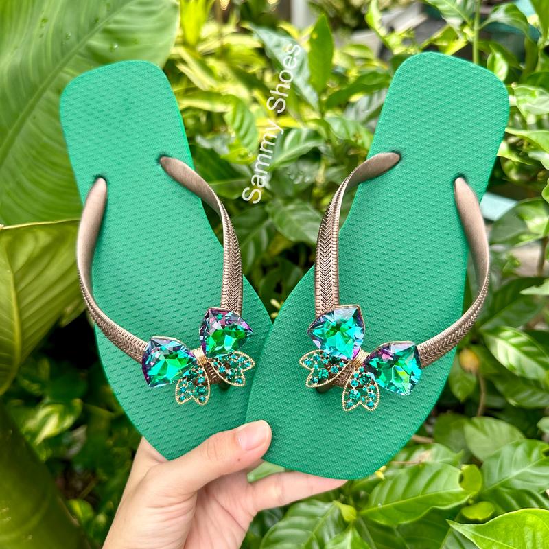 [Mũi vuông- Nơ đá xanh kim loại] DÉP XỎ NGÓN NỮ GẮN CHARM NƠ ĐÁ XANH KIM LOẠI CHÂN GÀI LẤP LÁNH XINH XẮN MIX CÙNG 18 MÀU ĐẾ LUNG LINH DéP Shoes Sandal GiàY Nhung Jean