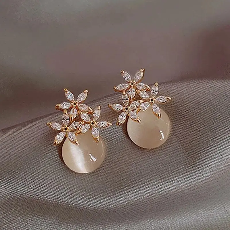 Flower Rhinestones Opal Stud Earrings for Women Small Exquisite Sweet Versatile Advanced Earring Charms Jewelry Gifts Wholesale