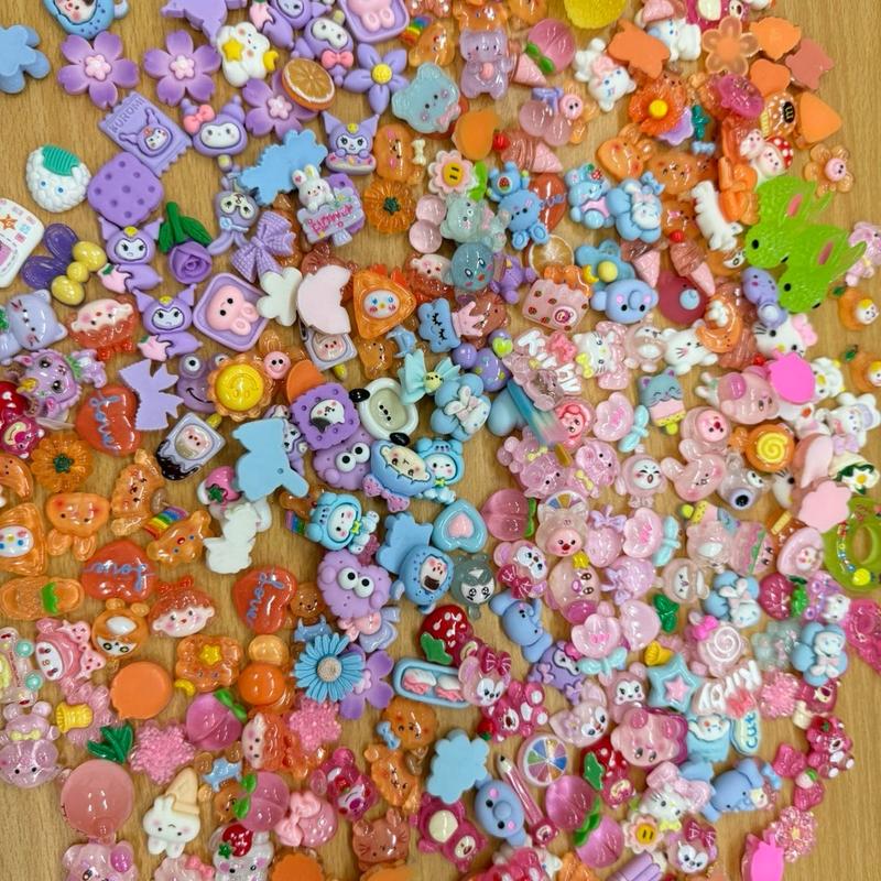 Charm sticker gắn nón siêu siêu dễ thương (1 set 12 charm) - TikTok ...