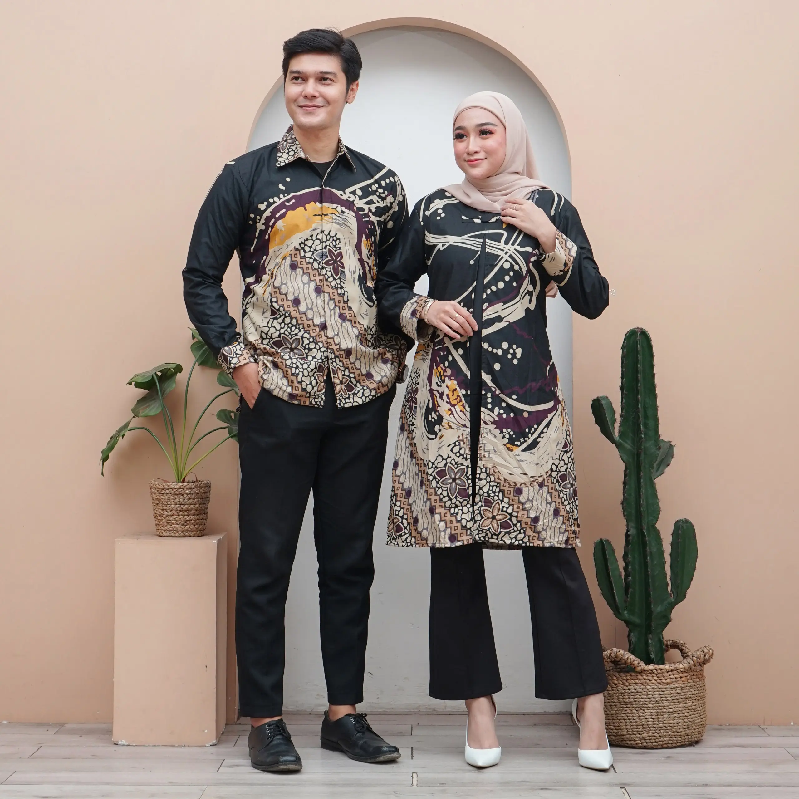 Lakshmi Batik Kemeja Batik Pria Modern Atasan Tunik Wanita Modern Lengan Panjang Motif Abstrak Full Furing M sampai 5L Baju Katun Dewasa