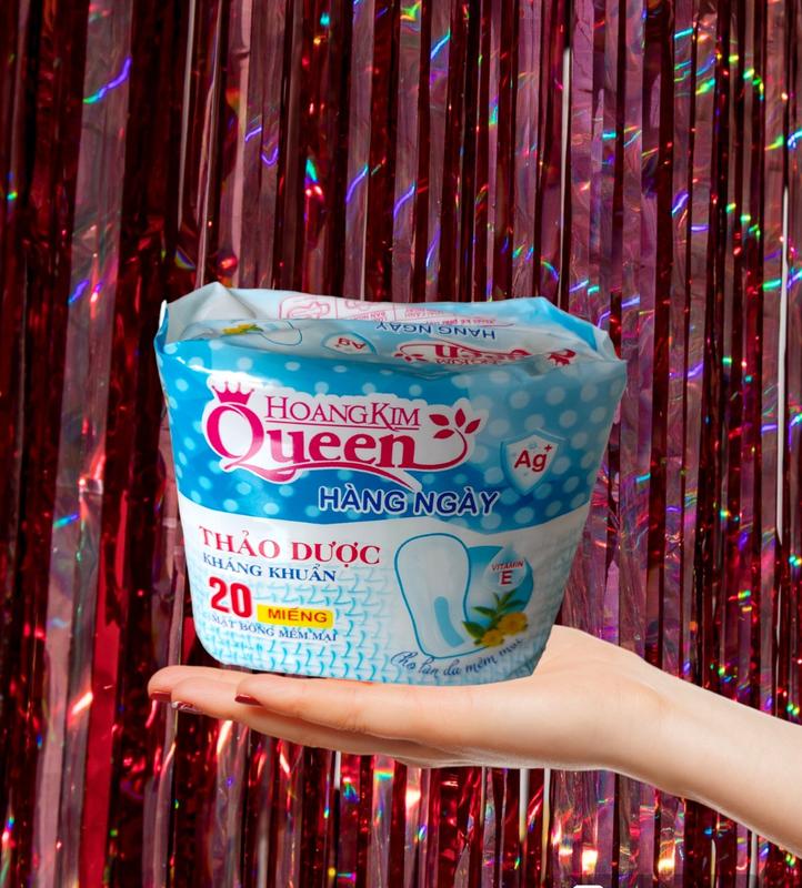Combo 8 Gói Băng Hằng Ngày Queen Hoàng Kim Siêu Thấm Hút Dùng Cho Ngày Cuối Chu Kì Bề Mặt Bông Gòn [ tặng 1 gói ] Cho Bé Nữ Women Tampon    vesinh phunu 3