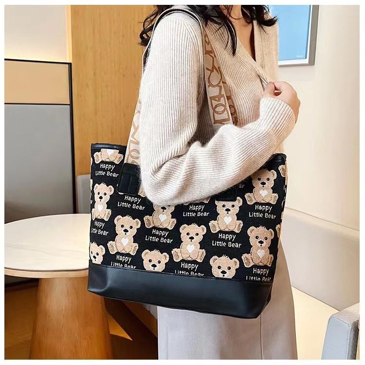 (Stock clearance sale) Women's shoulder bag with zipper, large bear design, 3 colors, can hold a lot of items, Korean style. 6