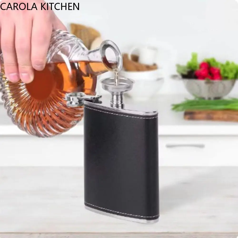 CAROLA KITCHEN Wine Kettle 8 Oz Leather Texture Hip Flask Stainless Steel Leakproof Flagon with Funnel and Cups Thickened Whiskey Flasks Travel