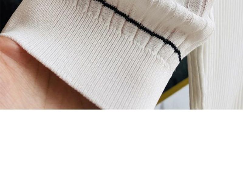 Product Introduction of Áo Thun ngắn Tay Cổ Chữ V Bằng Lụa Lạnh Dễ Phối Đồ Phong Cách Hàn Quốc Mới Mùa Hè, Dành Cho Nữ, Dáng Ôm, Bó Sát, Chắp Vá Nút, Áo Dệt Kim, Mỏng, Bó Sát 15
