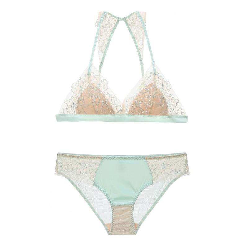 Product Introduction of 2023 New Women Sexy Lace Beauty Back Pack, Small Intimates Thin Cup Comfortable Bralette Female Underwear Bra Panties Sets 32