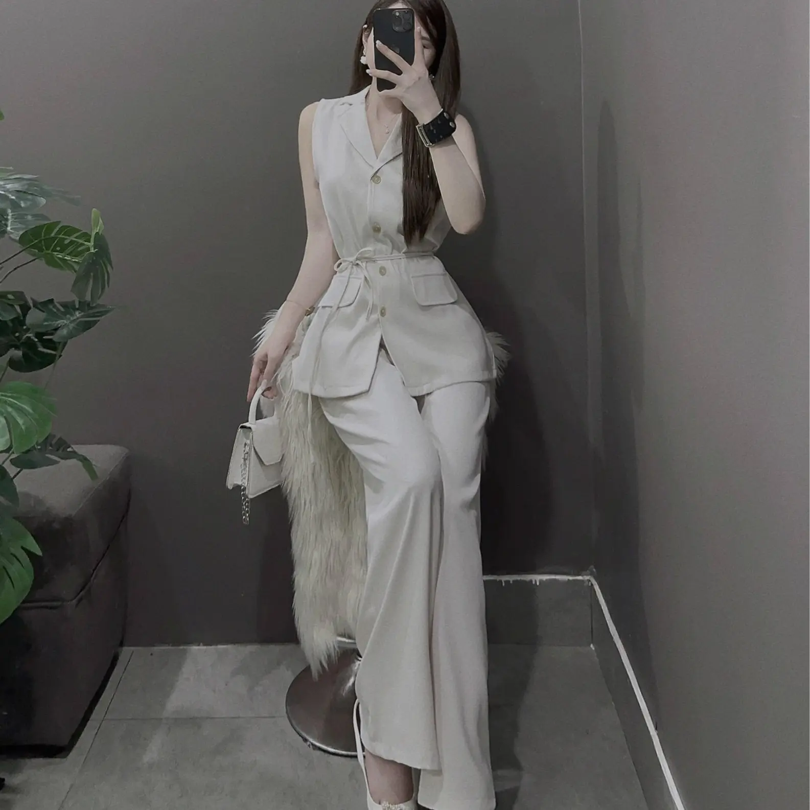 Socomo (Màu kem sữa) Set áo dáng vest chéo quần suông kem sữa B552023 Top Women (Dài quần 98-103) Jacket