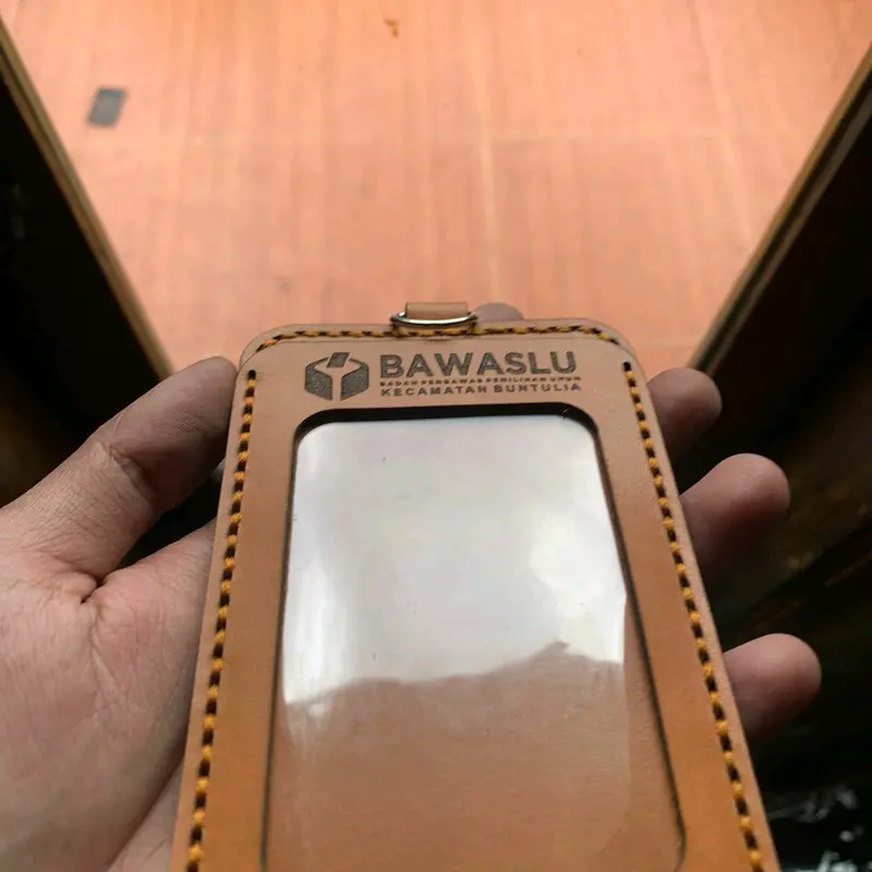 Name tag  atau idcard holder KULIT SAPI ASLI 100%, desain custom nama atau logo perusahaan gratis 5