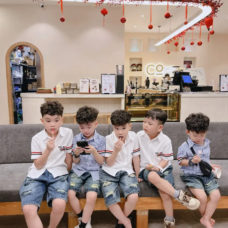 Set áo sơ mi + quần bò jean xước cho bé trai Polo Có Cổ 7