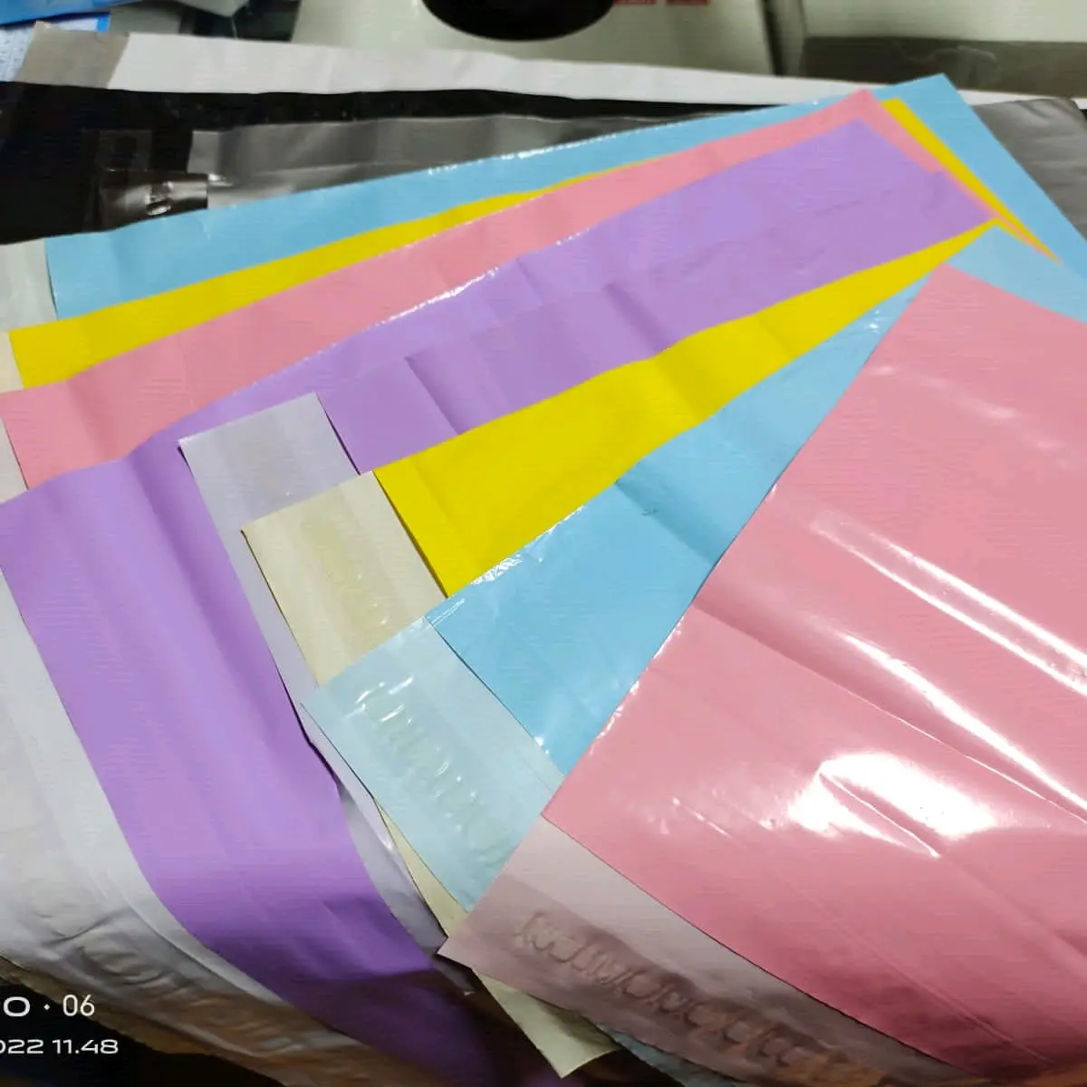 Plastik Polymailer Uk 25x35 dan 30x40 Isi 100 Plastik Packing Olshop Polimailer Bungkus Paket Online Shop Plastic Amplop