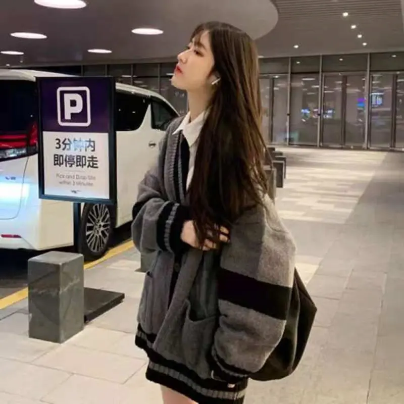 Knitted Sweater Women's Retro Loose V-neck Sweater Coat Female Students Slim Knitted Cardigan