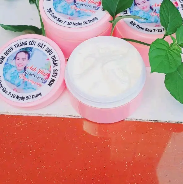 Kembody 150gram dành cho chị em da đen , da khô muốn thấm nhanh không bếch rich không lộ vân kem