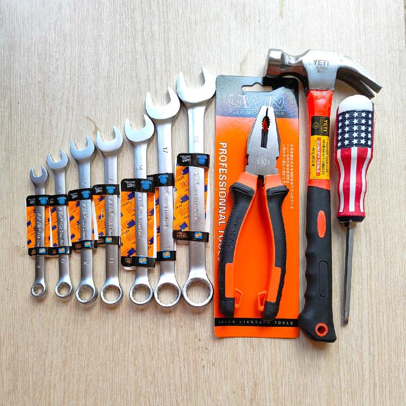 Tặng tua vít Combo 7 khóa cờ lê,1 kiềm điện Liwin và 1 búa 80Z tùy đợt đen&xanh