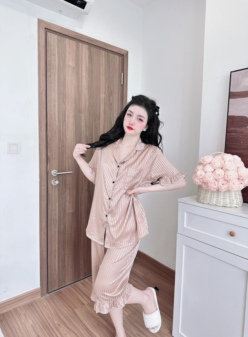 Product Introduction of Đồ Bộ Lụa Xước Bigsize Chất Mát - Tay ngắn quần lửng M2 62