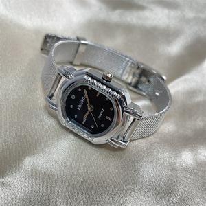 Jam Tangan Gaya Korea Ins, Rantai Halus dan Indah, Untuk Wanita, Ketibaan Baru, Serbaguna, Sesuai untuk Ulang-alik, Niche, Reka Bentuk Segi Empat Tinggi Watches watch  s jam  tangankulit