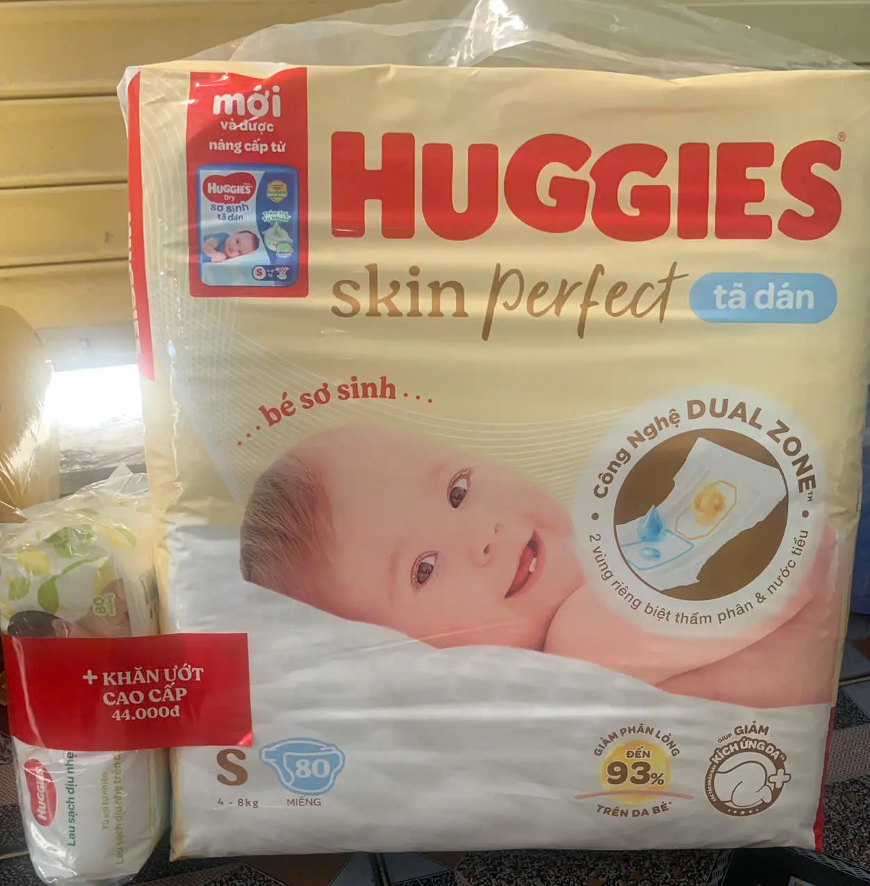 Sỉ- Tặng Thêm 1 Gói Khăn Ướt - Tã dán Huggies S80 Skin perfect - Nâng cấp từ tràm trà tự nhiên ngừa hăm - Cho bé từ 4-8kg - HSD luôn mới