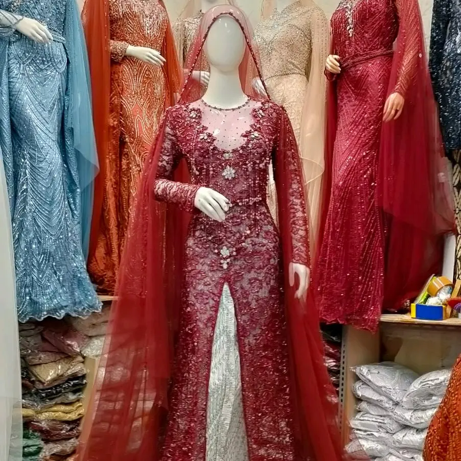 Kebaya belah ekor warna tanpa rok