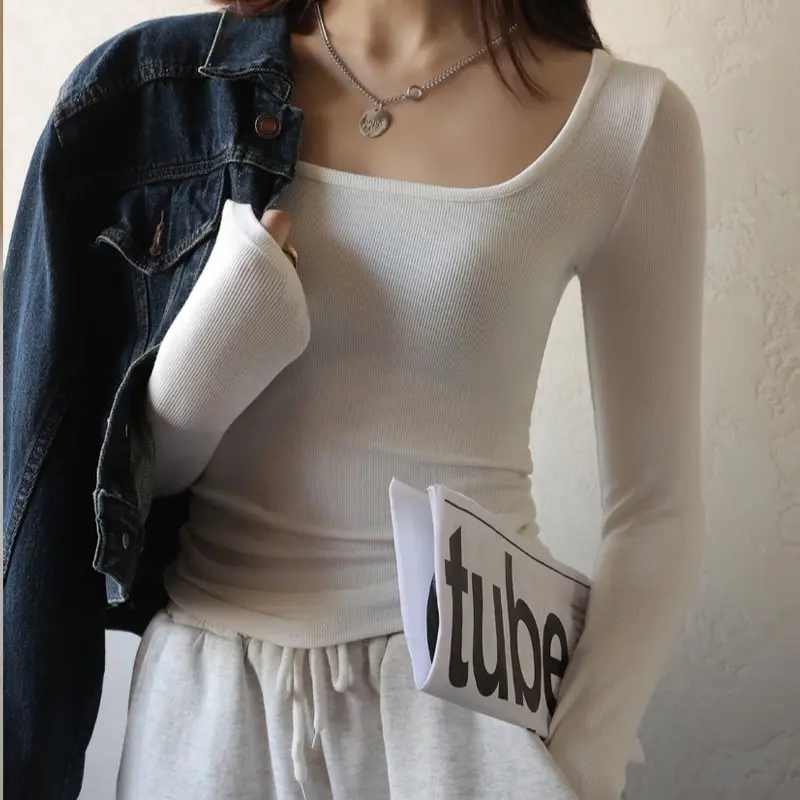 Áo thun gân cổ vuông màu kem Polyester cao cấp cho phụ nữ