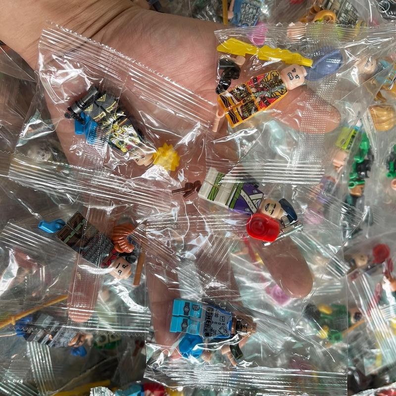 Đồ chơi lắp ráp - combo 5 nhân vật minifigures kèm phụ kiện : ninja, army, city,... ngẫu nhiên, new 100% Toy 5