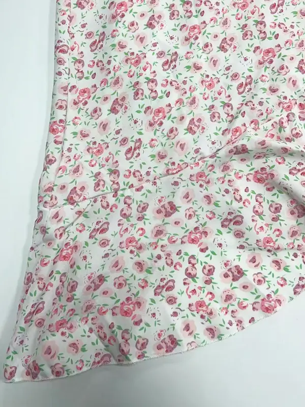 【Plus Size】 Random Ditsy Floral Print V Neck Dress, Plus Boho Fashion Casual Short Sleeve Dress for Daily Holiday Vacation Wear, Women Plus Clothing for Summer 2