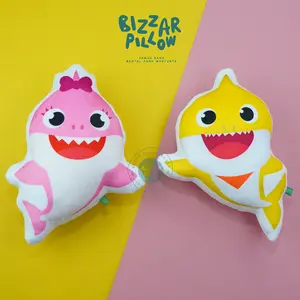 Bizzarpillow Bantal Karakter Babyshark Kain Yelvo Size S BZ290