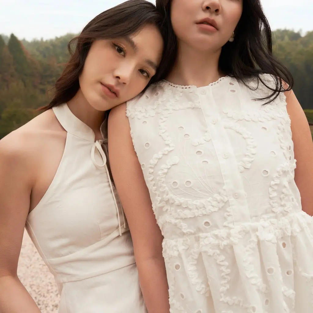 THECLOSETLOVER ADELAIDE BRODERIE TOP IN WHITE