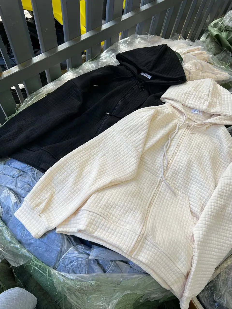 ÁO NỈ XỐP Ô OVERSIZE 2 MÀU