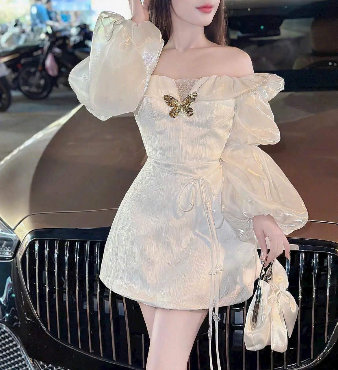 [Mới] Đầm Xốp Gấm Trể Vai Phối Tơ (có Lót) Kèm Phụ Kiện