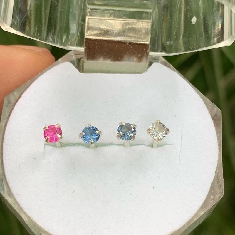 Hoa tai bạc gắn đá Spinel thiên nhiên 3mm nhỏ xinh đá  spinel cobalt 1