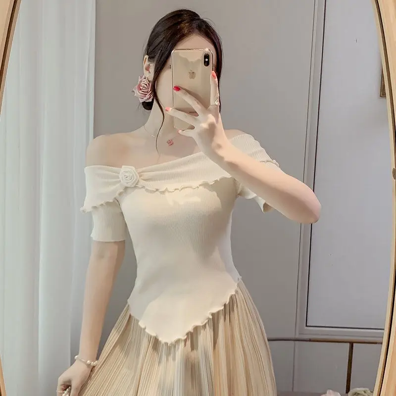 French Sweet Floral Off-Shoulder Irregular Knitted Top for Women Summer New Design Sense Niche Age-Reducing Versatile Top