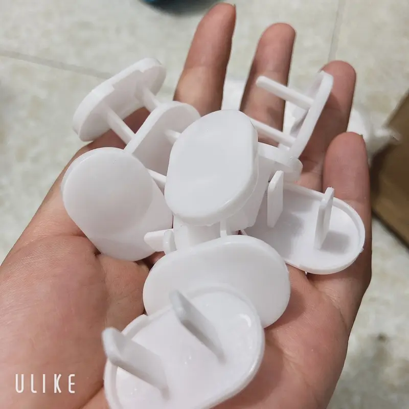 Nút bịt ổ điện 2 chân an toàn cho bé - Tấm nhựa chắn ổ điện cách điện 2
