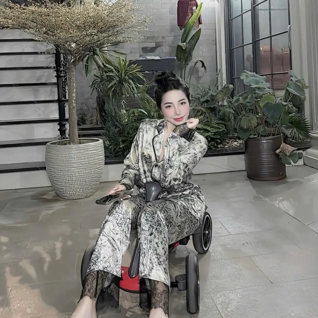 Bộ Đồ Ngủ Nữ Quần Dài, Áo Tay Dài , Chất Lụa LaTin Mềm Mát,Hoạ Tiết Đơn Giản ,Free Size 40-60 KG pizamanu