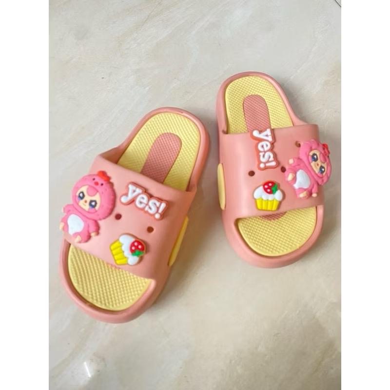 Dép lê bé gái Dép lê Baby Three cực xinh cho bé gái 4-8 tuổi, hàng 2 lớp cao cấp đi siêu êm, siêu siêu mềm, chống trơn 5