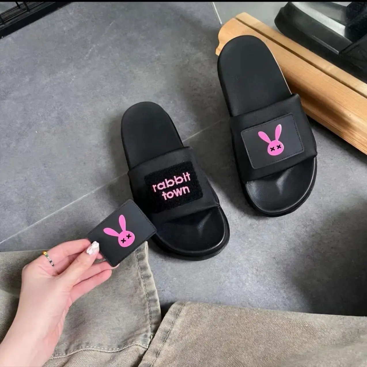 Dép Rabbit Town Logo dán xé cực xinh Slipper Cao Su