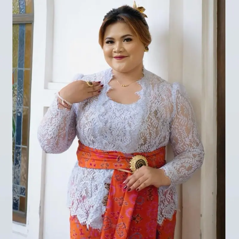 Kebaya Jadi B02 Semiprancis Swarovskii Kerah Tempel Bet Oval Bahu Rempel Lengan Panjang(only kebaya saja) 2