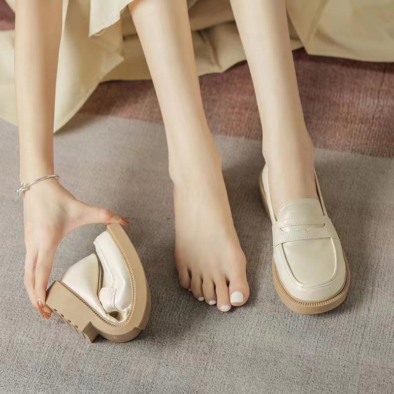Product Introduction of 3221 Giày Moca Loafer Nữ Giày Màu Kem Đen Có Sẵn Fullbox QCCC 17