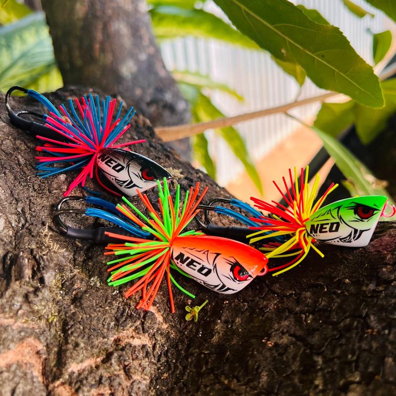 Nhái Lắc Gỗ Thái Lan 10gam Body dài 3.5cm Lắc Mạnh Câu Lóc Chẽm ( Mua 2 con tặng 1 con cá sắt ) Đi Câu Bắt Cá Câu Cá Fishing Fish câu spin casting mồi nhay  lắc