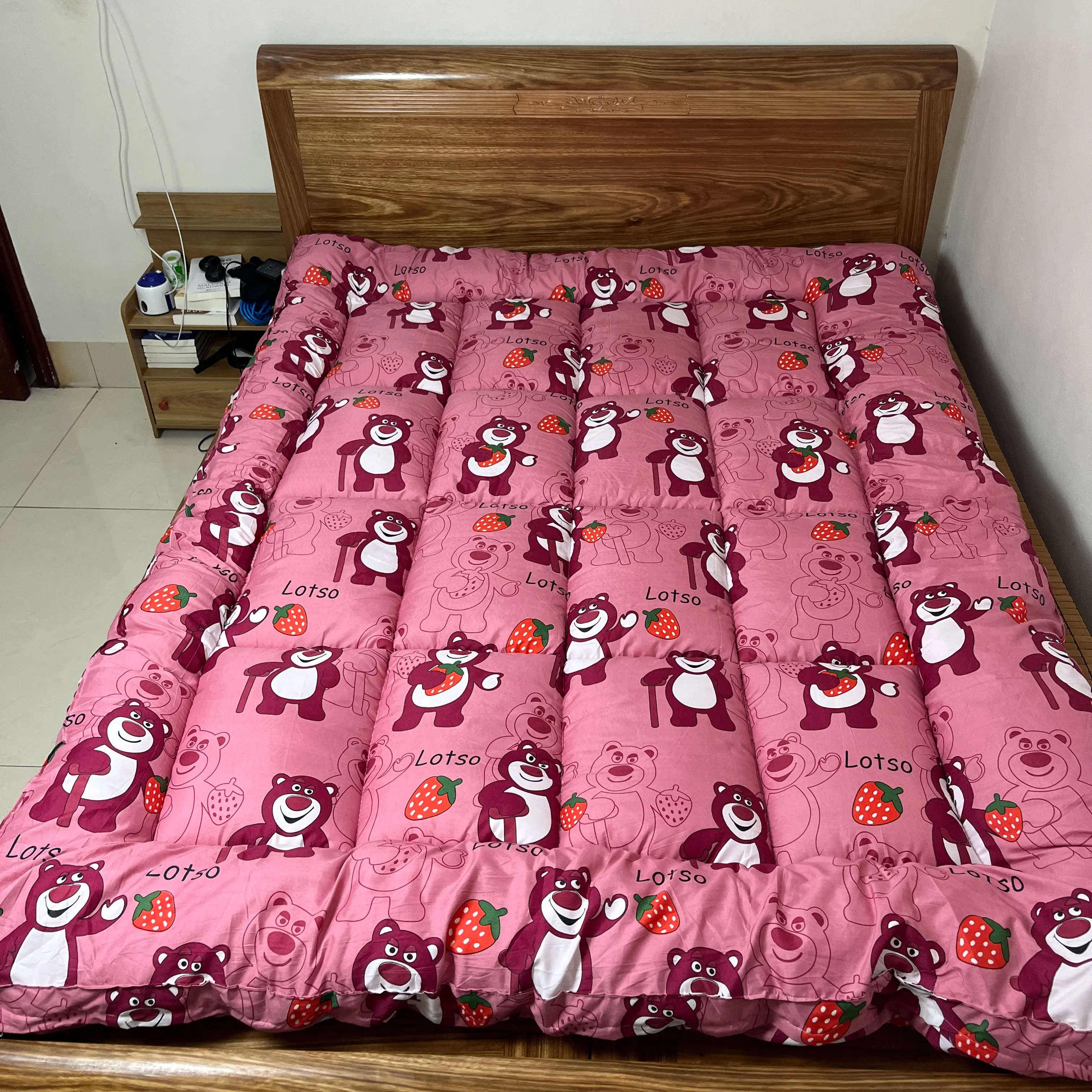 Nệm Topper mẫu Gấu Dâu mềm mại êm ái thoáng khí đầy đủ kích thước nệm  topper dày 1m8x2m