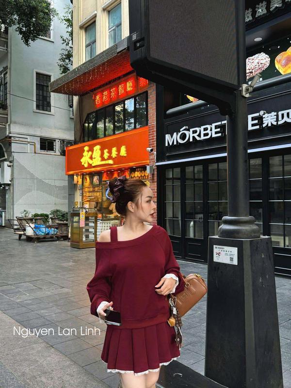 I0197 XẢ KHO Set bộ áo nỉ form rộng mix ren trễ vai kèm chân váy xòe tầng trẻ trung Thu Đông by IRIS STORE 1