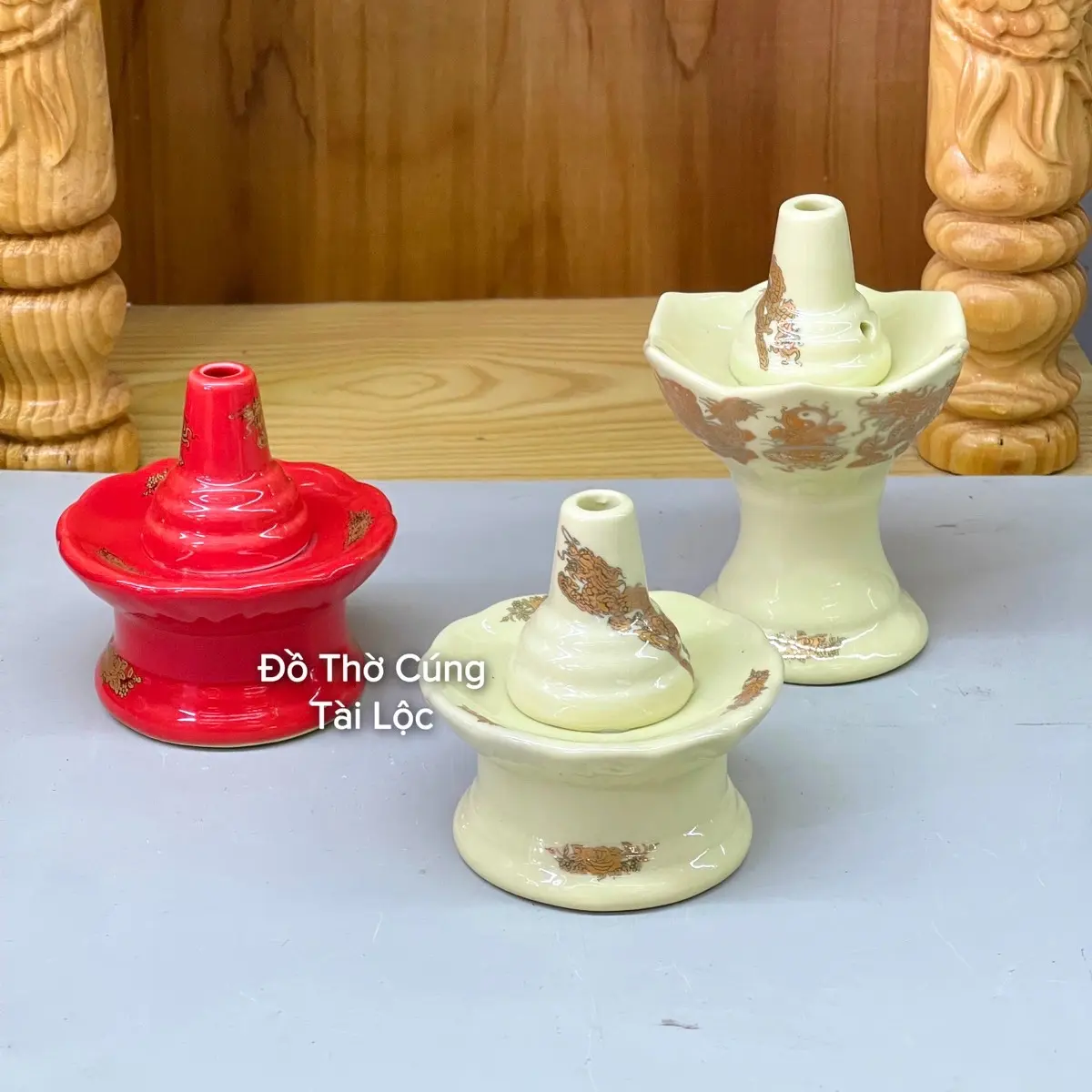 Chân cắm thuoc để ban thờ thần tài, tẩu cắm