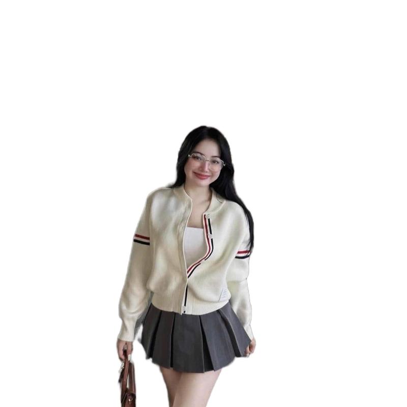 Áo bomber len phối viền kẻ