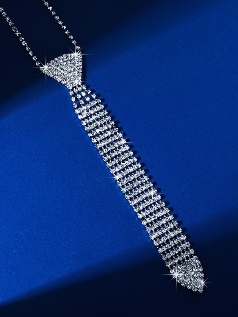 Product Introduction of Cross-Border European and American Necklace Long Tie Rhinestone Tassel Necklace Personality Exaggerated Claw Chain Necklace Manufacturer Wholesale 4